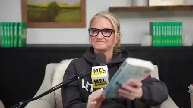 mel-robbins-top-life-changing-book-recommendations