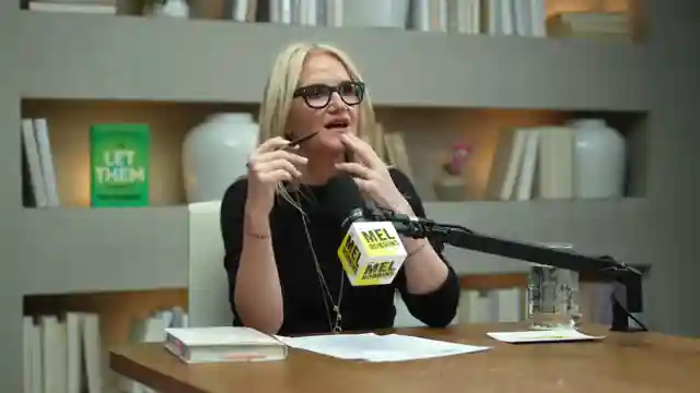 mastering-communication-insights-from-charles-dwig-and-mel-robbins
