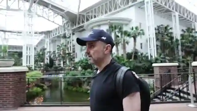 garyvee-inspires-self-love-ai-knowledge-and-everyday-heroes