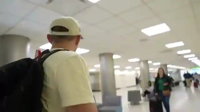 garyvee-reflects-on-ryans-card-journey-navigating-negativity-and-passion
