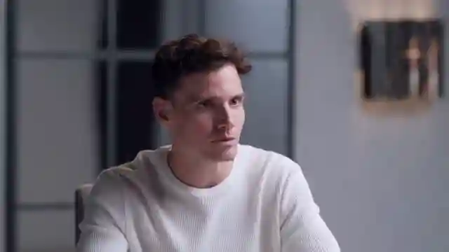 mastering-charisma-and-confidence-insights-from-charlie-hoopert